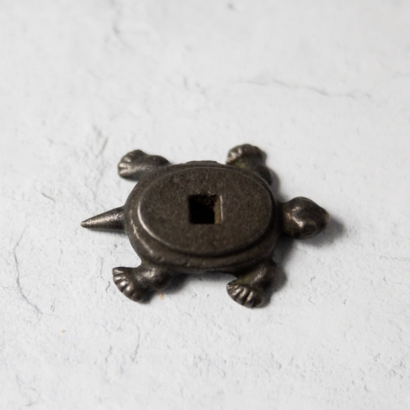 Vintage metal turtle bottle opener? - Picture 3 of 5